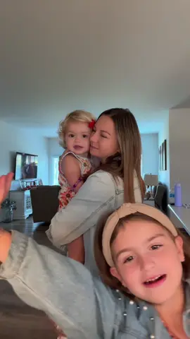 Happy Sunday with my girls. 🍁🧡