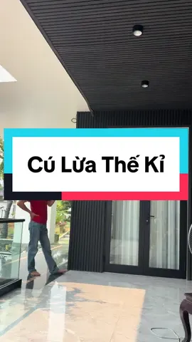 Mái nhựa bền hơn mái kính không bị bạc đâu không bị ròn đâu :) 