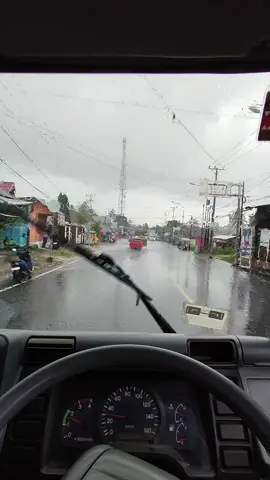 hujan lagi #swtruk #trukmaniaindonesia #mentahantruk 