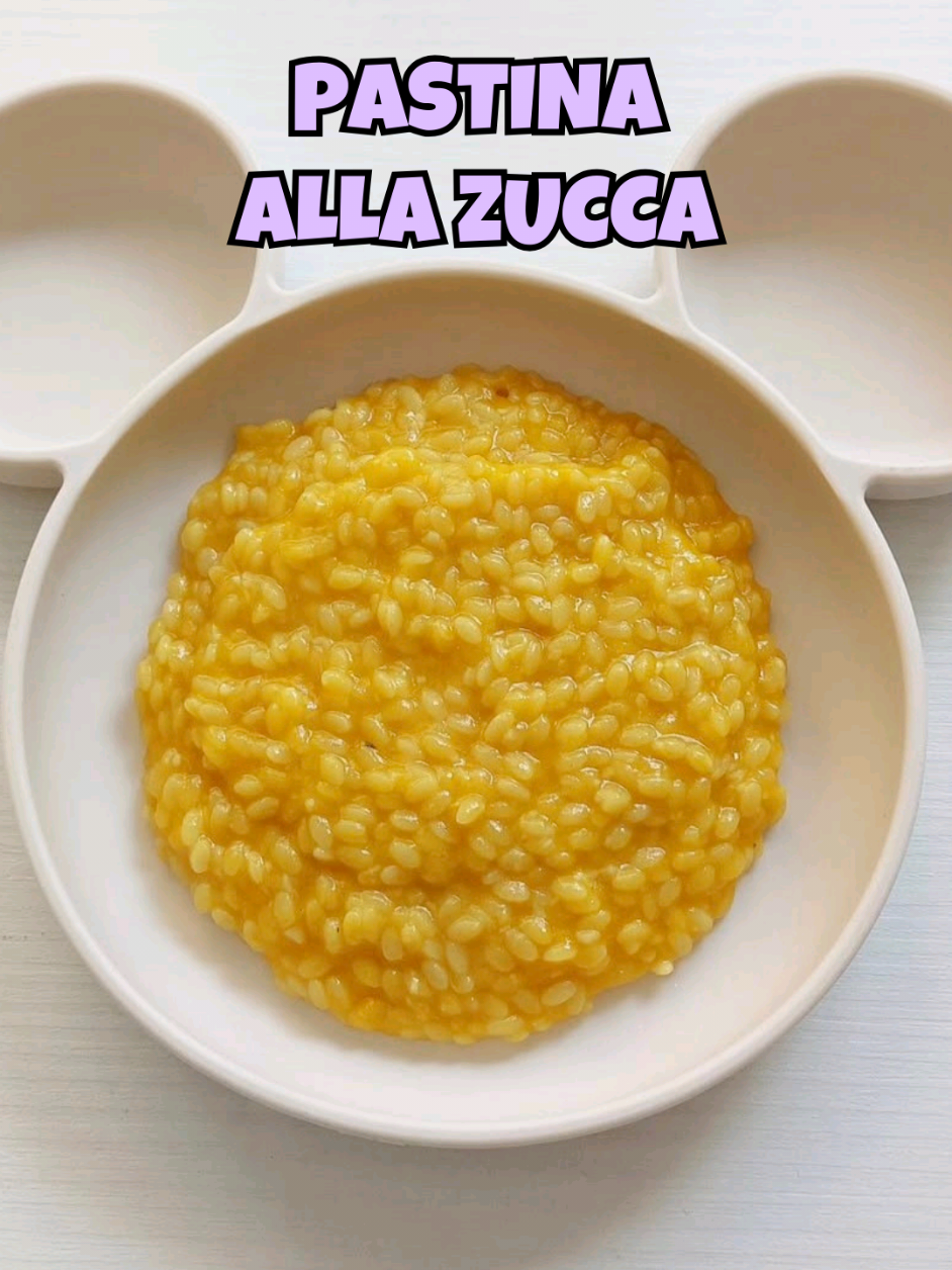 👶🏻 Pastina cremosa zucca e parmigiano. Facile, golosa e perfetta per i più piccini! Ingredienti: - Pastina - Zucca - Porri - Parmigiano - Olio EVO a crudo 📖 Per tante altre idee sfiziose adatte allo svezzamento e a tutta la famiglia, scopri i miei libri: cerca “Baby Ricette di Anna” su Amazon. 👍🏻 Dai 6 mesi ❗️IMPORTANTE❗️Offrite sempre cibo ai vostri bimbi nei formati e tagli adatti alla loro età e alle loro capacità acquisite. Fondamentali corsi sullo svezzamento, tagli sicuri e disostruzione pediatrica! ❤️ Lasciami un like se ti è piaciuta la ricetta. #svezzamento #ricetteperbambini #ricetteperbimbi #autosvezzamento #babyricette 
