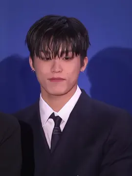 Langsung dikasi latar biruu😭☝🏻 Jeongwoo with decent men trend  #jeongwoo #parkjeongwoo #treasure #fypシ゚ 