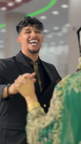 هل أنت مع أم ضد فكرة زواج في عمر صغير  🤵‍♂️😍❤️#fyp #foryou #dzpower #algerie🇩🇿 #الشعب_الصيني_ماله_حل😂😂 #constantine #dz #photographeconstantine #photographealgerienne 