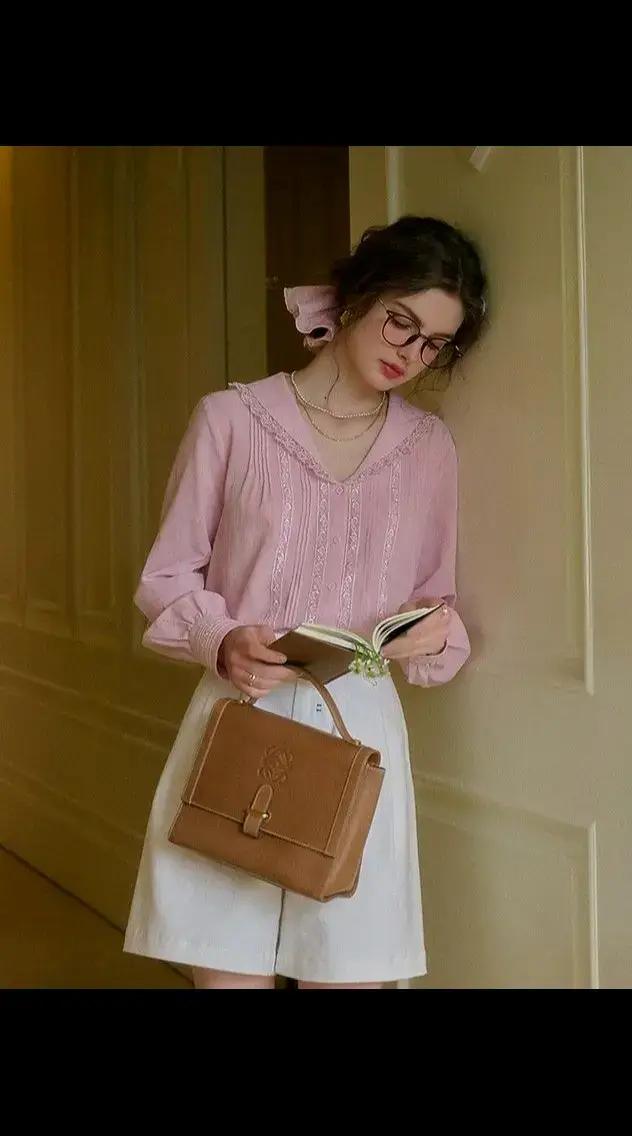 ولې مئين شولې زرگیه په غم دې واړولم کانې دې وکړې ليونيه په غم دی واړولم دانه وانه اوربل دې ماته لانجه جوړه کړه په مخ راخور شوې تور پیکیه په غم دی وارولم چې په يارئ نه پوهیدلې خندل دې ولې زما جانانه وړوکيه په غم دې واړولم څخه په غمونو دې اخته کرم قسمته زما په ماتید و شوې خوار تنديه په غم دې واړولم وخت مازدیگر دې د همزولو کودر ته لاړه تموتی توتې شې اې منگيه په غم دې واړولم #foryou #foryoupageofficiall #foryoupage #viralvideo #deartiktokteamdontunderviewmyvideos #foryou 