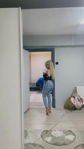 Kot 👖 giyince neden aygır gibi oluyorsun 🤭