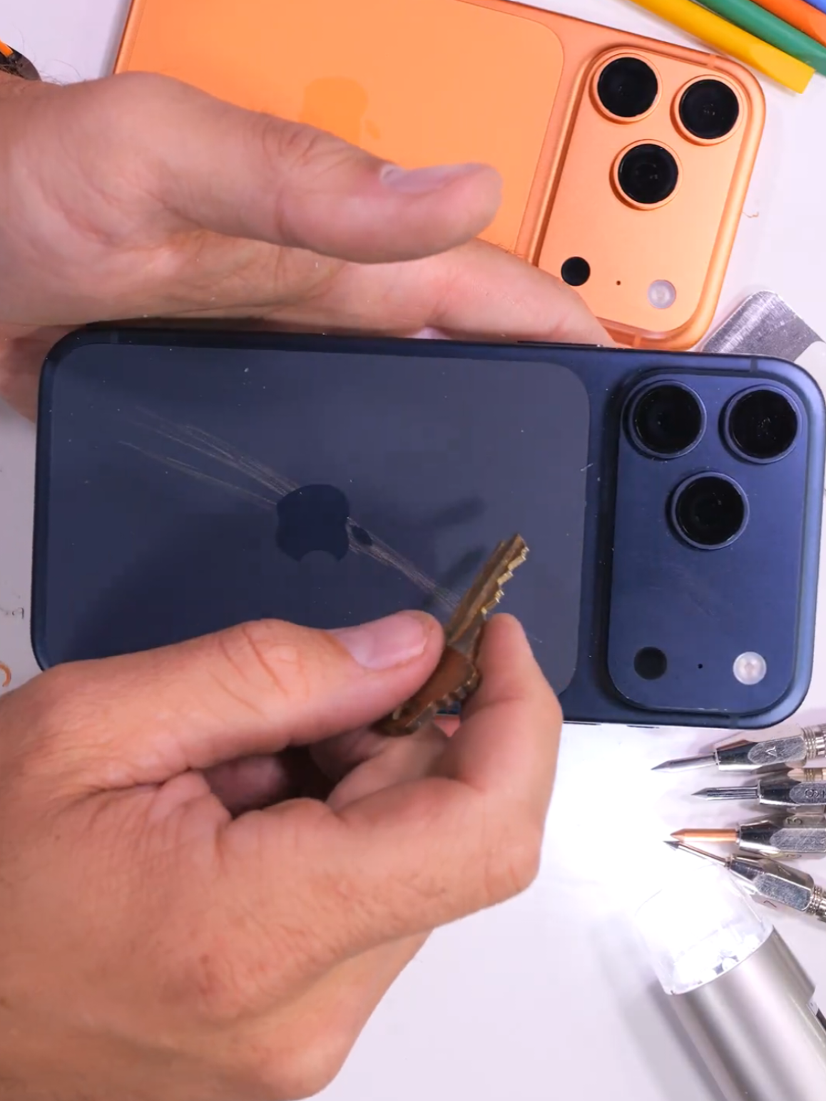 iphone 17 pro max scratch test #iphone #apple #iphone17promax #smartphone #fyp #viral #iphone17promax #scratch 