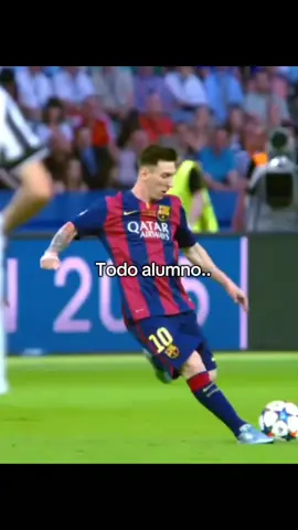 El maestro de Messi, único y mágico Ronaldinho #alumno #maestro #messi #ronaldinho 