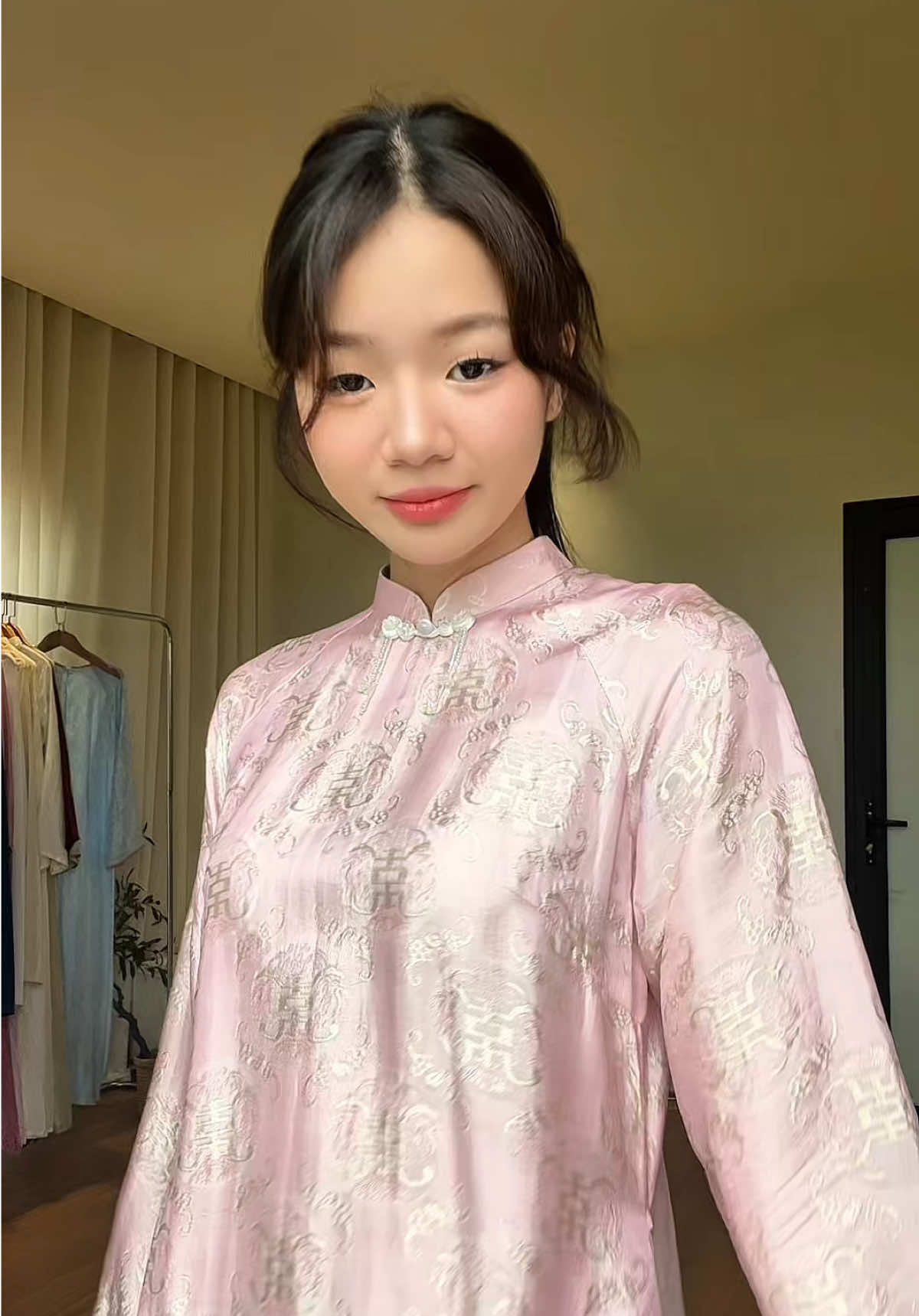 Các nàng đã có áo dài để sĩ chưa ạ 🥰 #aodai #aodaivietnam #aodaicachtan #aodaicuoi #aodaianhoi