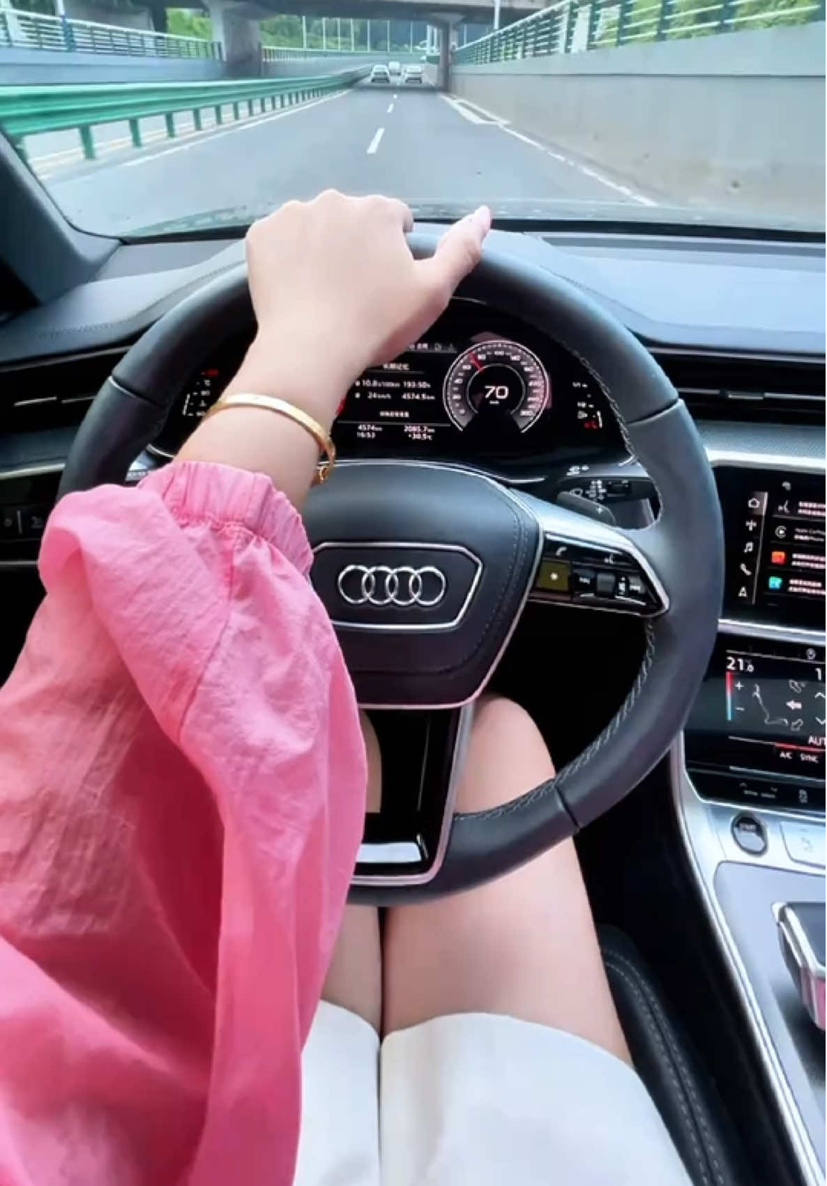 #Audi #AudiA6L #Girl Holding the Steering Wheel #DrivingFirstPersonView