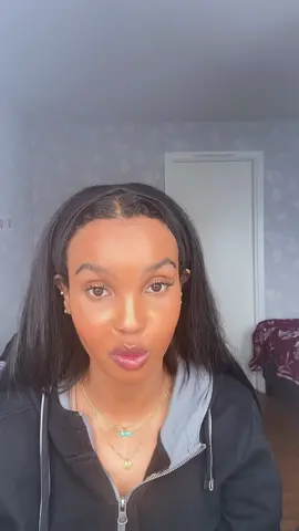 #fyp  #dayliskincaredanmakeup  #comment  #followformore👉🏽👉🏽  #lightmakeuplook 
