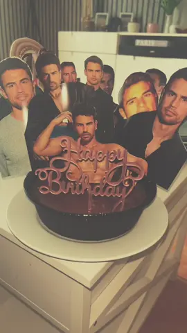 Daddy’s Home #theojames #theojamesisthehottestmanalive #theojamestiktok #cake 