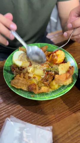 enak nya  lontong  medan  wooiii 