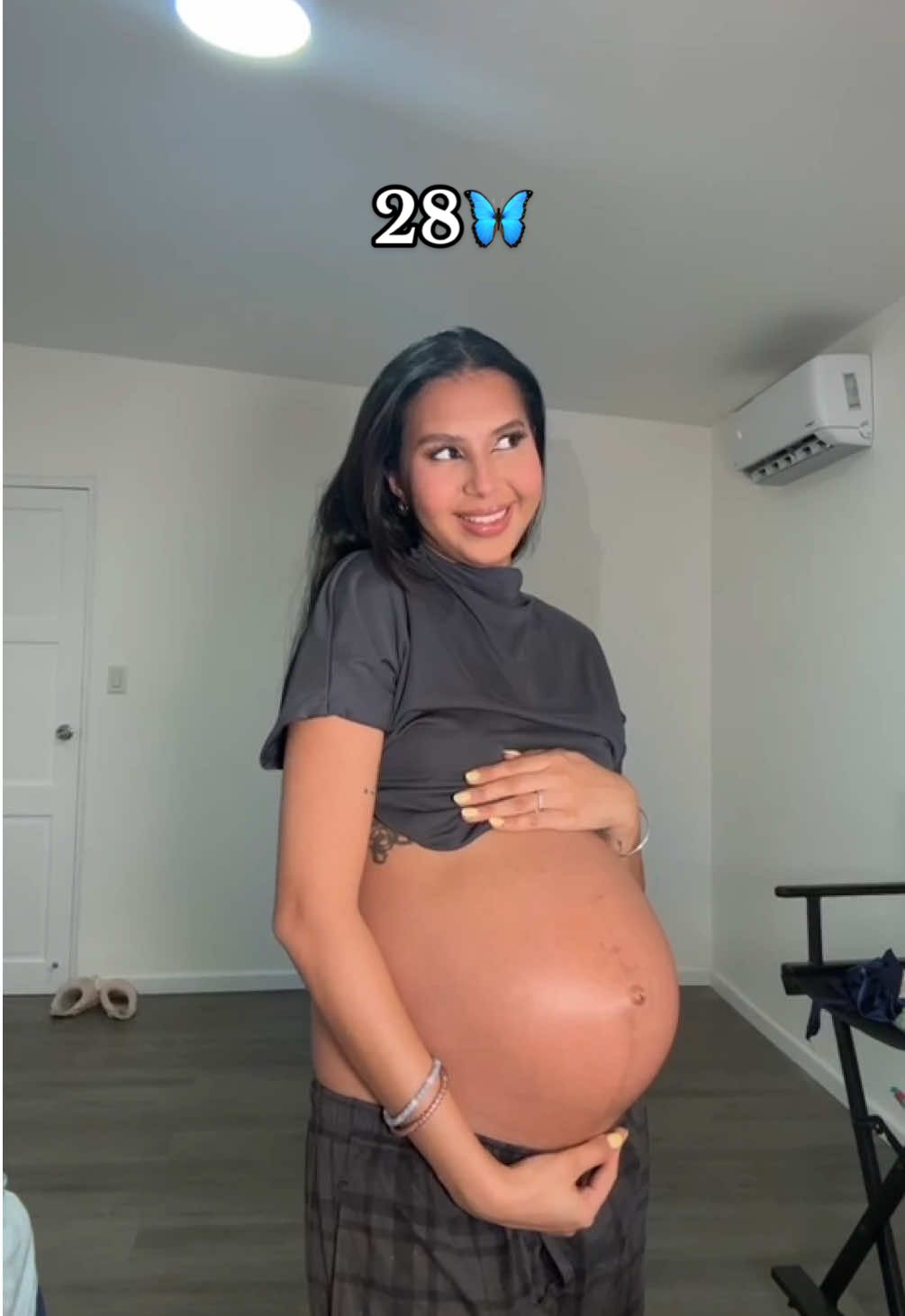 Y yo sentía que a las 16 ya tenía la barriga grande 🥹😂✨ #embarazadasprimerizas #mamaprimeriza #fyp 