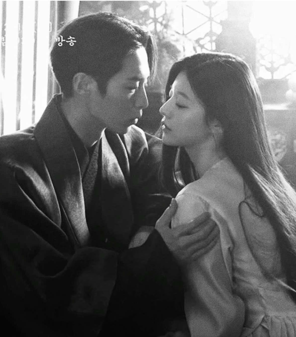 i think i’m falling   scp : luverclips dt :@່ @່ @arii ꫂ ၴႅၴ @𝜗𝜚  一 #alchemyofsouls #choyeong #janguk#fyp #foryou choyeong and janguk edit alchemy of souls the perfect girl