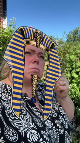 Anzeige:Weiss du das echte Schwarzkümmelöl wenn man es schüttelt wirds schwarz?   @Oildem hat das originale #schwarzkümmelöl #oildem 