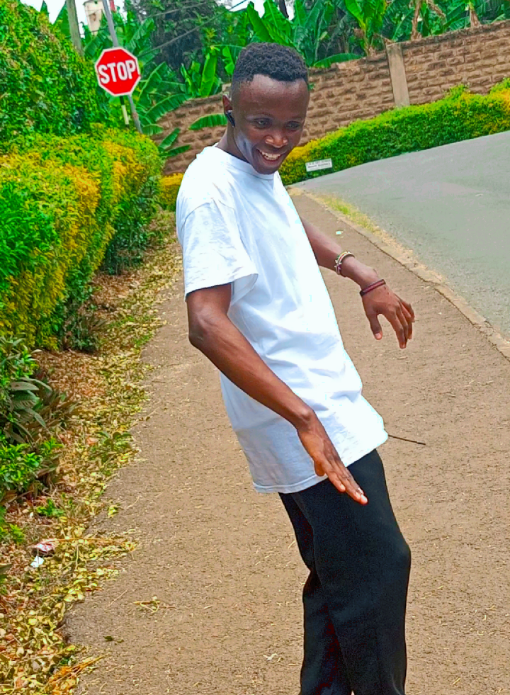 Nawazim dance challenge 🔥🔥 enjoy #dancechallenge #refugee🥶🥶 #dancer #fyp #foryoupage 