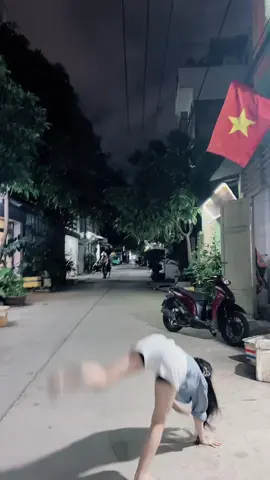 Nguoi đẹp gái hay bị khùng 