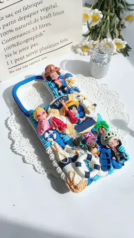 One Piece Charms Everywhere! Creamy Madness 💙 #creativediy #kawaiiaestethic #anime #phonecaseaddict #decodenphonecase 