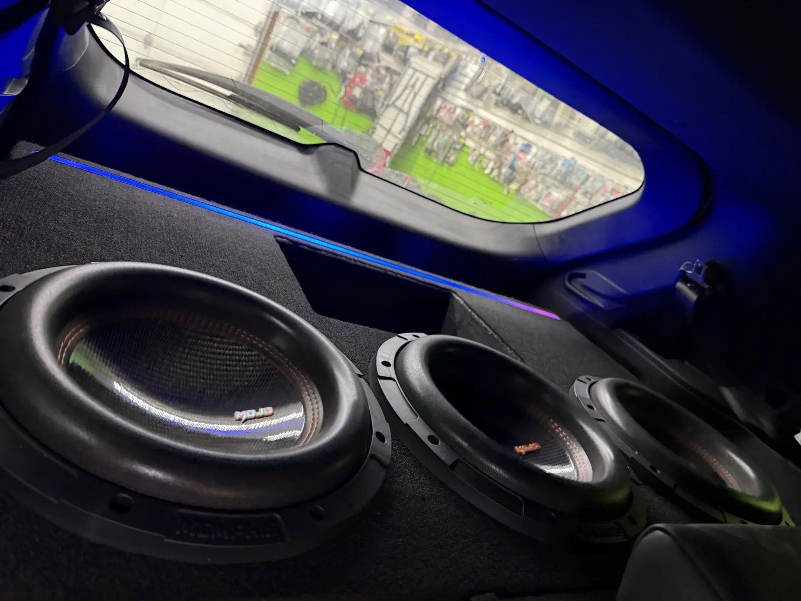 Mitsubishi Outlander with three Memphis Mojo 12 inch subwoofers 🔊! Powered by two Memphis 3 k amps ! #fyp #bass #basshead #loud #caraudio 