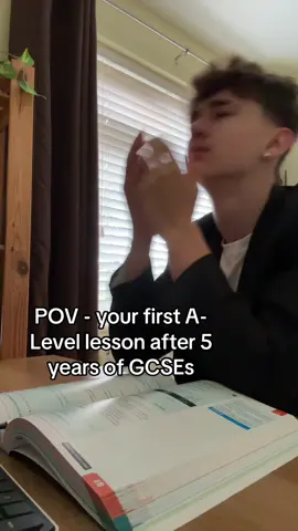 Follow for more 😁 #fyp #school #funnytiktok #relatable 