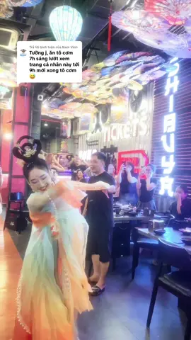 Trả lời @Nam Vinh Top những cách ăn cơm ngon miệng: ✅ Top 1: Xem múa cổ trang 😆 #QuanNho #VietNam #HaNoi #muatrunghoa 