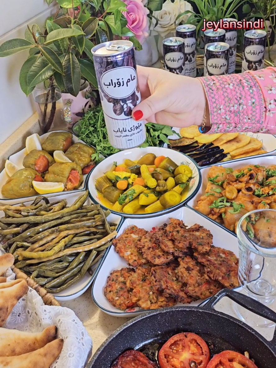 أحلى سفرة مع أطيب مشروب غازي مام زوراب طعمها يجننن @maxiki @maxiki_energy 👌🥰