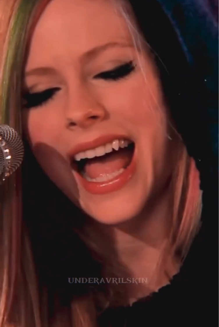 🥺 #avrillavigne #wishyouwerehere #avrillavignefan 
