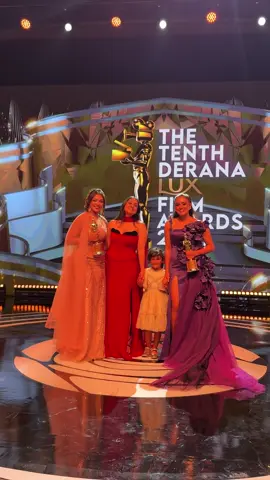 With our best actress and best supporting actress ♥️ @Dinakshie Saranga  @rashiprabha sandeepani  #proudsister #tiktoktainment #dfa2025 #filmawardsinsl 