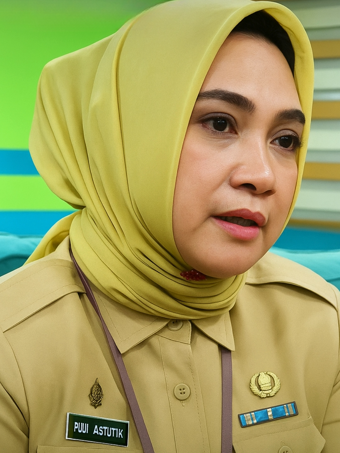 ⚠️ Mantan Sekdis Koperasi Sumut, Herly Puji, dicopot Bobby Nasution setelah terbukti melakukan 7 pelanggaran serius. Langkah tegas ini menunjukkan komitmen Pemprov Sumut menjaga disiplin dan integritas! 💼✅ #HerlyPuji #BobbyNasution #ASN #Sumut #Integritas #BeritaTerkini