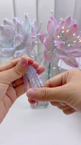 DIY pipe cleaner flowers #handmadegifts #flowers #gift #craft #diyproject   