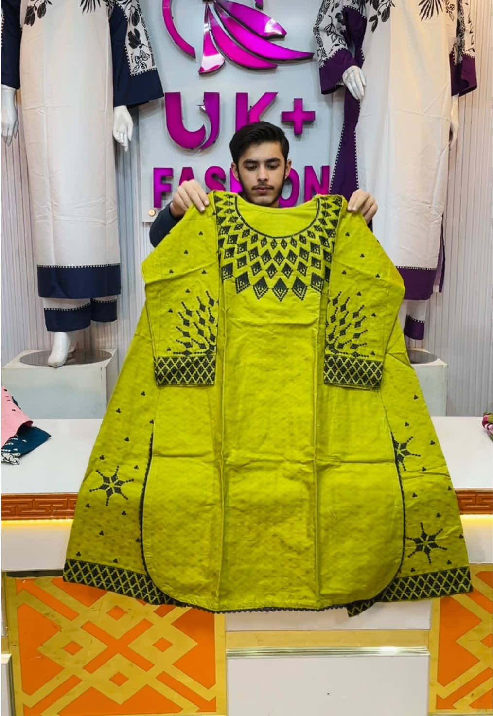 New winter ❄️ cotton 3 pc proce 3000 all over Pakistan home delivery #viral #trending #fyp 