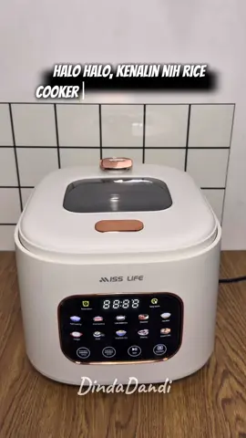 Penanak nasi ONE-HOME MISS LIFE adalah alat dapur inovatif yang dirancang untuk mendukung gaya hidup sehat. Alat ini memiliki fitur 