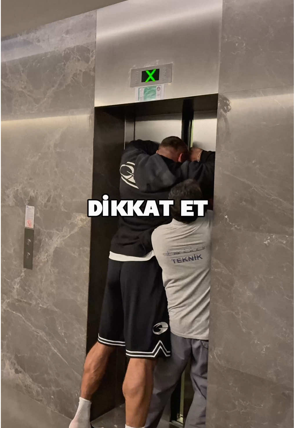 Süper kahraman geldi