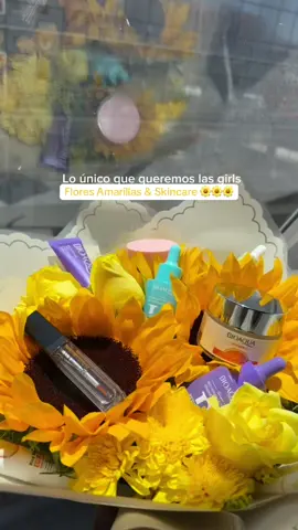El regalo perfecto sí existe, y solo está completo si tiene las flores amarillas que soñábamos y el skincare de Bioaqua que nos encanta 🌼 Porque un amor bonito es el que cuida y protege, este es el mejor gesto para que florezca la magiaaaaaa  Envíale esto a tu persona especial para que entienda la indirecta 😌 #floresamarillas #21septiembre #bioaqua #skincare #skincarevenezuela 