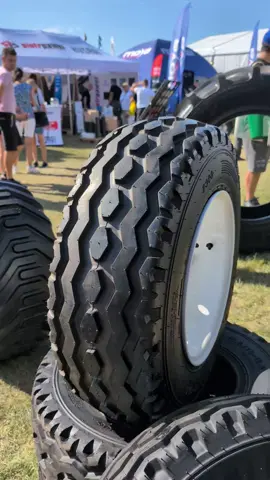 Diamentowa Tianli na targach Bednary 2025. #praca #weekend #opony #rolnictwo #bednary #foryoupage❤️❤️ #tyretrade #agroshow #przyczepa #tyres #rolnictwo #rolnictwotowięcejniżpasja🚜 #agriculture 