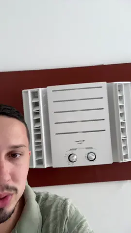 Ar condicionado janela , deixa seu ambiente gostoso ! Além de ser super em conta #ar #arcondicionado 