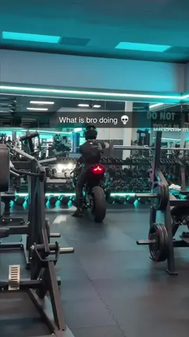 Bike will have biceps soon 😂 #bikerboy #motorcycles #gym 