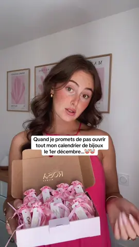 Vous êtes de la team patientes ou impatientes ??🤭 Le calendrier sera en ligne le DIMANCHE 5 octobre 💖 #calendrierdelavent #bijoux #calendrierbijoux 