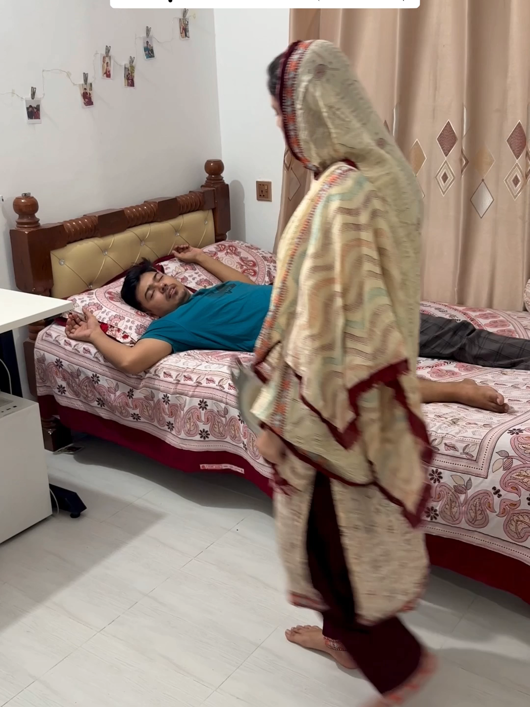 Sleeping like nothing happened😡 Bed Sheet @fatemacollection02