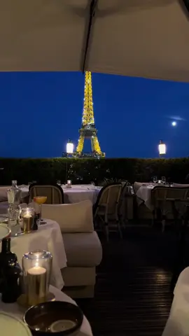 Paris night! 🤍 #prais #parisnights #paris2024 #parisnight #girafeparis 