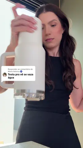 Vaza ou não? 🙂‍↔️😬 #tiktokshop #garrafatermica #ttkshop #fyp #academia 