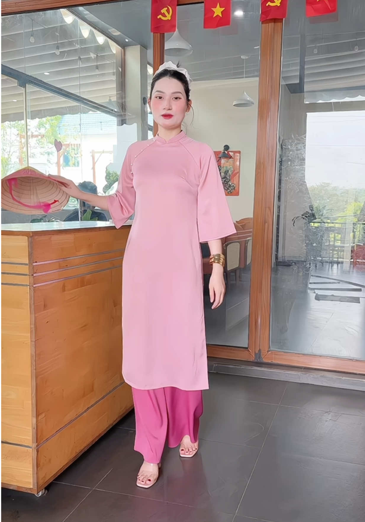 Áo dài đẹp cách tân lụa #aodaidep #aodaithietke #aodaicachtan #aodaicuoi #aodaixinhmactet 