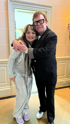 So.. since D£aler isn’t no.1 yet, Elton John had to give me his house (as promised) I’m sure this is the last time he’ll make a bet… Thanks @Elton John , love ya x 