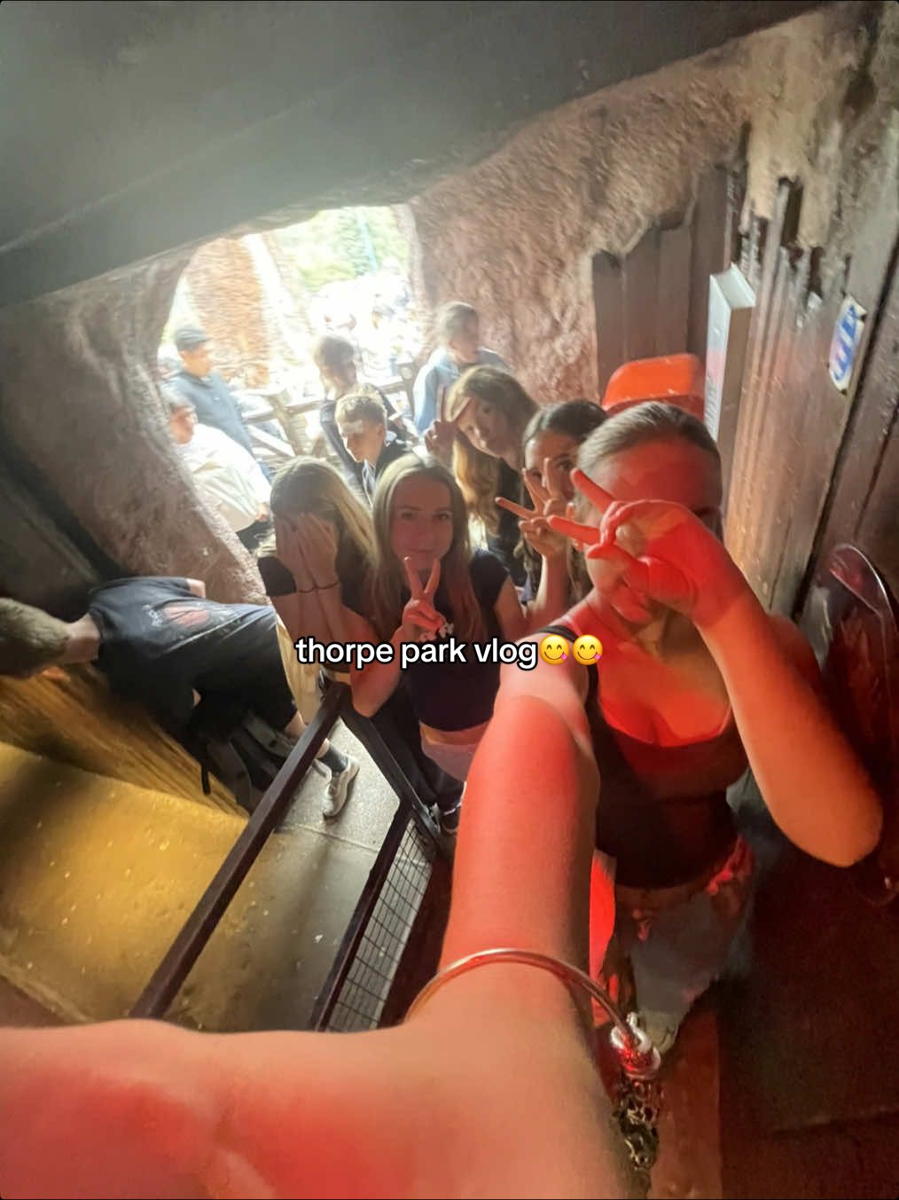 thorpe park vlogg!!! if its on ur fyp comment fyp🤍 #fyp #thorpepark #themepark #Vlog @sadie @Rizzy @sophia🫡 