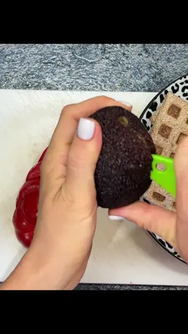Avocado slicing #asmr #kiwi🥝 #healthysnack #slicing #satisfyingvideos 