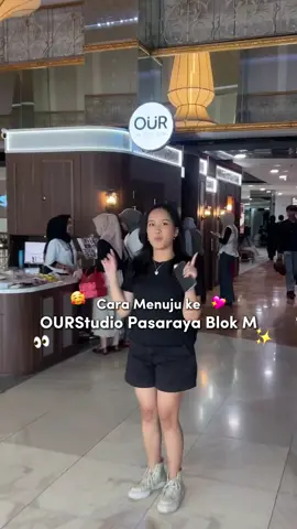 RUTE MENUJU KE PHOTOBOX OURSTUDIO PASARAYA BLOK M! ❤️🤩 🚊Dari MRT: Turun ke Taman Literasi lurus aja sampai ketemu Blok M Square - Lurus lagi sampai ketemu OO Donut - ke Arah Nasi Dendeng Minang - Lurus lagi sampai ketemu Gang Viral Pasaraya lalu belok kanan - Sampai ketemu Pintu Masuk sebelah roti hap! - Masuk lurus aja nanti OURStudio ada di sebelah kanan 💥Lokasi tepatnya ada di: Pasaraya Blok M (Gedung A) Ground Floor (GF) - Sebelah Eskalator Turun ke DapuRaya atau depan Pintu 5 Pasaraya sampai ketemu di OURStudio Blok M👋🏻🫶