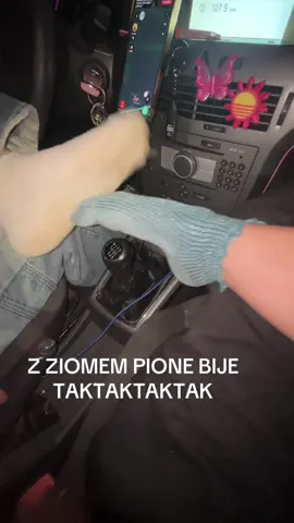 z julka pione bije tak tak tak tak