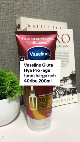 Vaseline® Gluta-Hya Pro Age Restore mengandung 70X Collagen Filler untuk memberi anda kulit kencang dan cerah dalam 5 hari.  Manfaat Serum pencerah tercanggih dan paling kuat dari Vaseline®. Mengubah kulit Anda menjadi lebih kencang dan cerah dalam 5 hari. Vaseline Gluta-Hya Serum Burst Lotion adalah lotion pertama dengan GlutaGlow dan Hyaluron yang memberikan kekuatan 10x lebih cerah daripada Vitamin C. Hadir dalam tekstur ringan yang meledak menjadi tetesan air. Produk terbaru dari Vaseline Healthy Bright, memanfaatkan kekuatan bahan perawatan wajah canggih yang menjanjikan manfaat yang lebih baik. Diformulasi dengan 70X Collagen, tingkatkan elastisitas kulit untuk kulit kencang dan cerah dalam 5 hari. #vaselin #vaselineglutahya #vaselinglutahya200ml #vaselinhealthybright #vaselinegluta hya warna merah maroon #vaselinglutahyamurah #vaseline gluta hya body #glutahya #vaselineglutahyaproage #vaselineglutahyapromo 