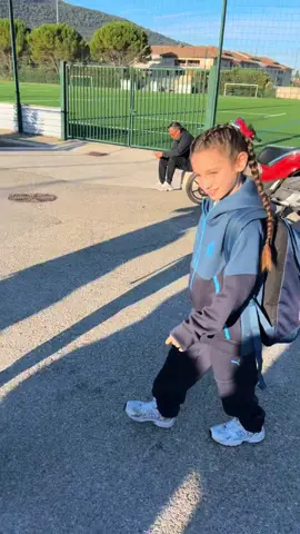 🩵🤍 C’est repartiii pour une nouvelle saison ⚽️🔥   Une vraie petite équipe de choc qui démarre fort ! 👏🏼 #u9 #footballfeminin