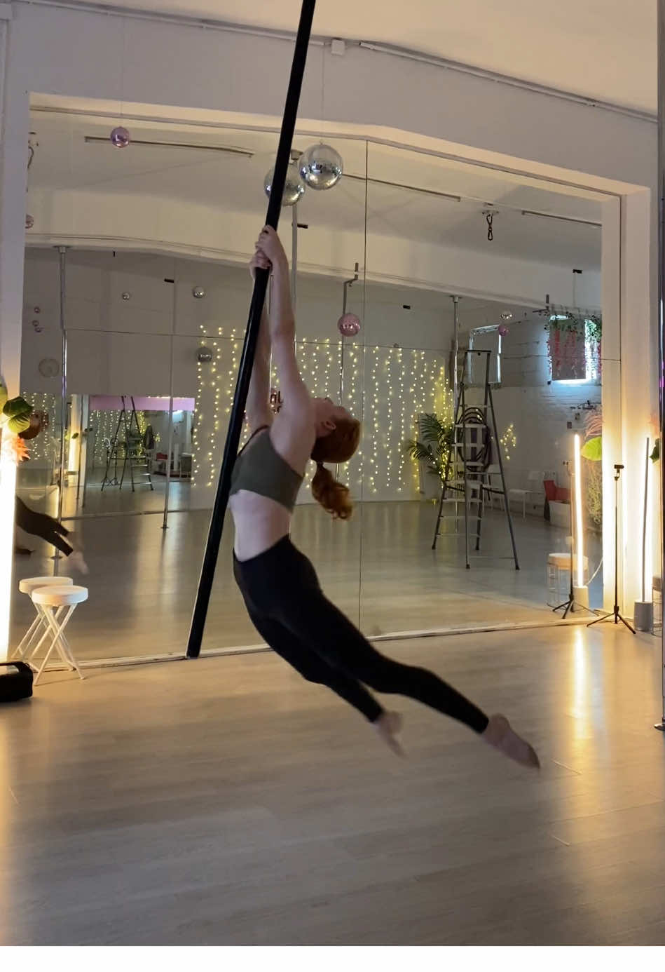 #poledance #poledancelove #flyingpole #spinningpole #polecombo 