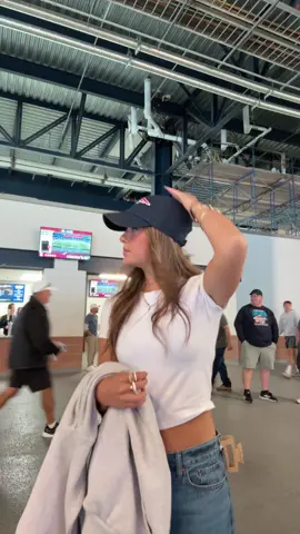 I’m awkward but go pats 😂